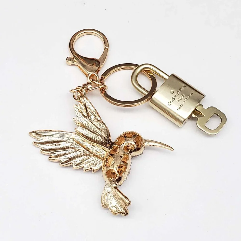 LV Authentic Gold Padlock 🔒 Key Set w/ Unbranded Bird Keychain Charm